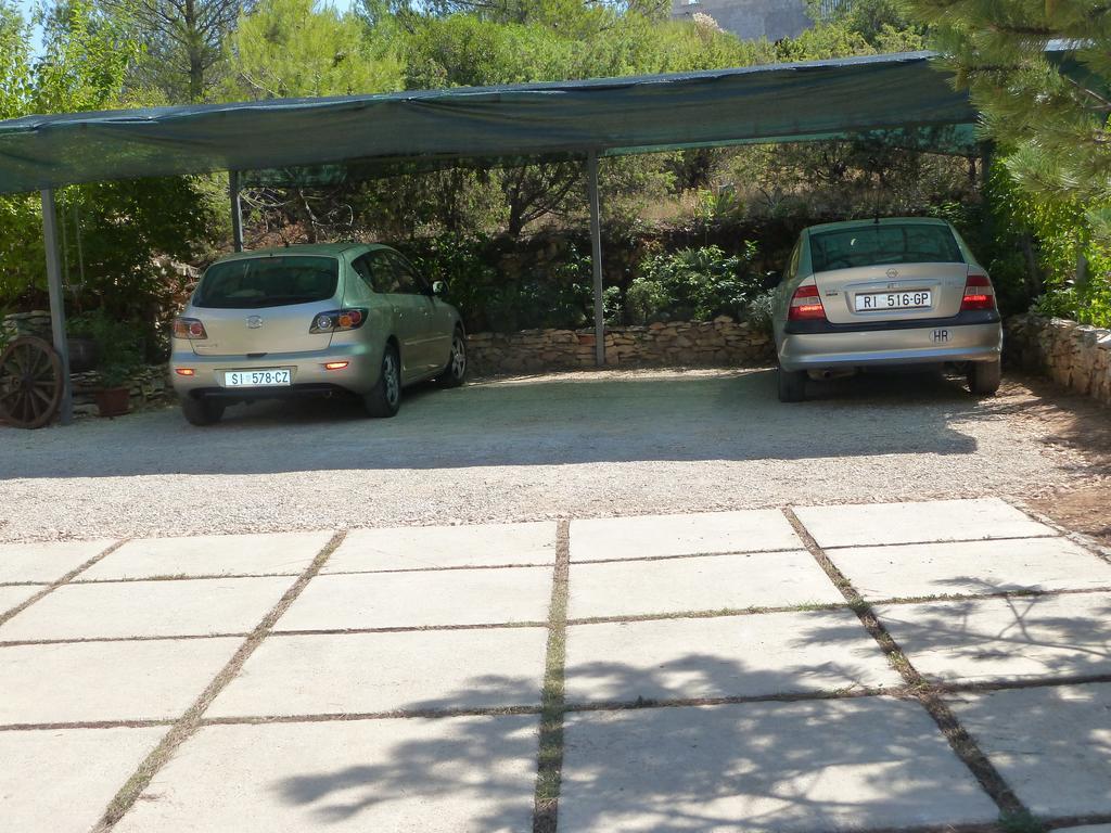 Apartments Davor Jadrtovac Extérieur photo